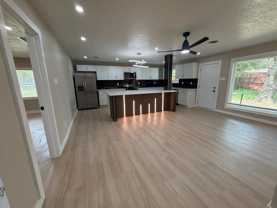 302 N Cottonwood Dr - Photo 1 of 1