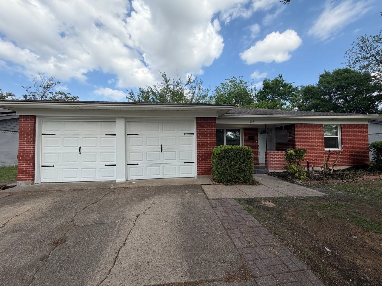 302 N Cottonwood Dr - Photo 4 of 15