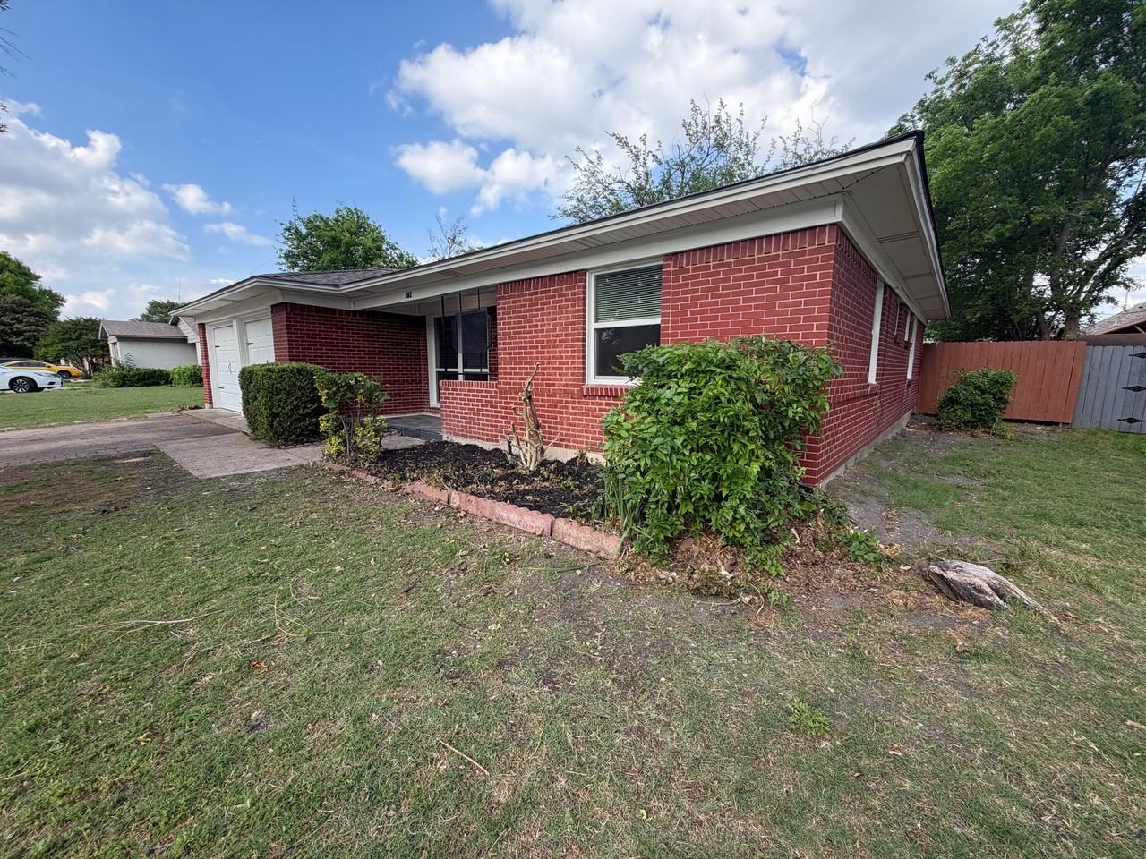 302 N Cottonwood Dr - Photo 3 of 15