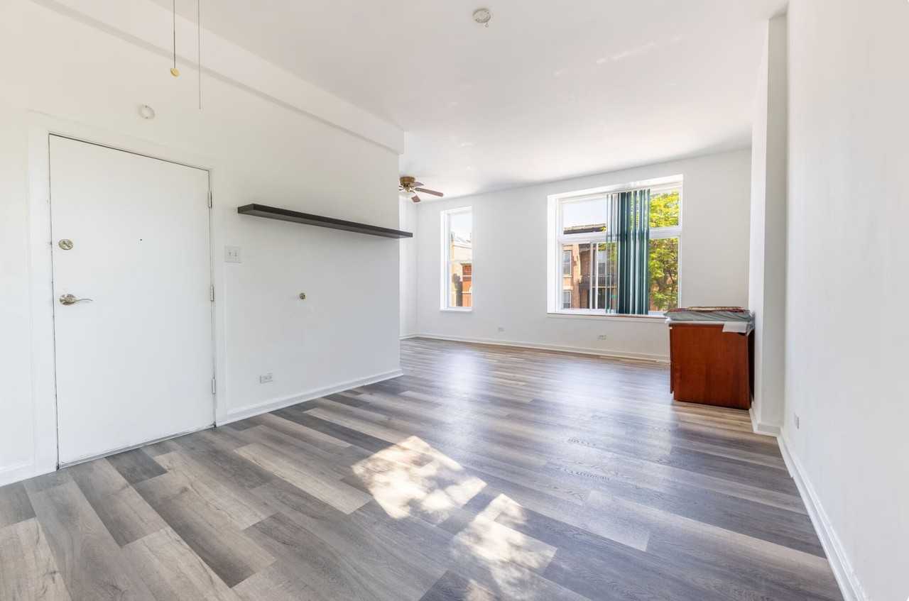 901 W 19th St #3 - Photo 2 of 17