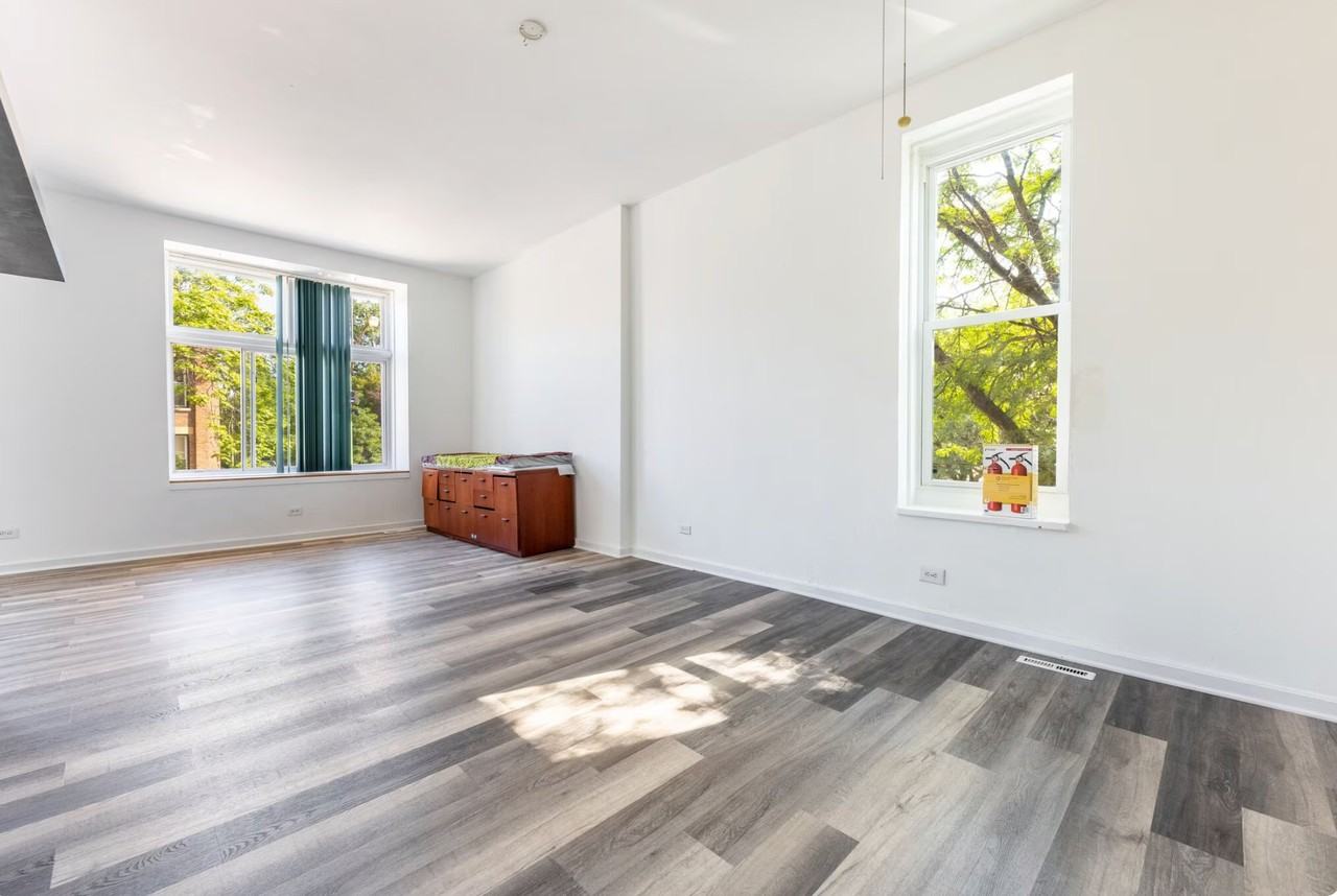 901 W 19th St #3 - Photo 3 of 17