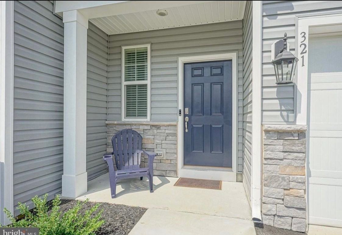 321 Mazzeo Dr - Photo 4 of 15