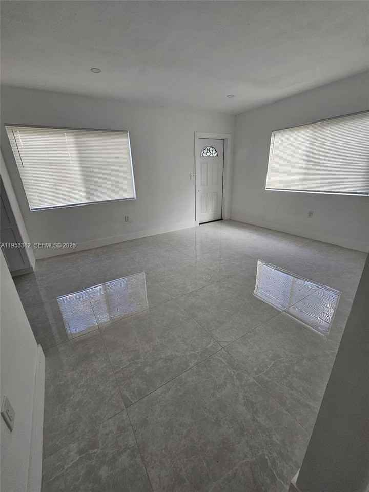 2488 Southwest 6th Court #0 - Photo 7 of 33