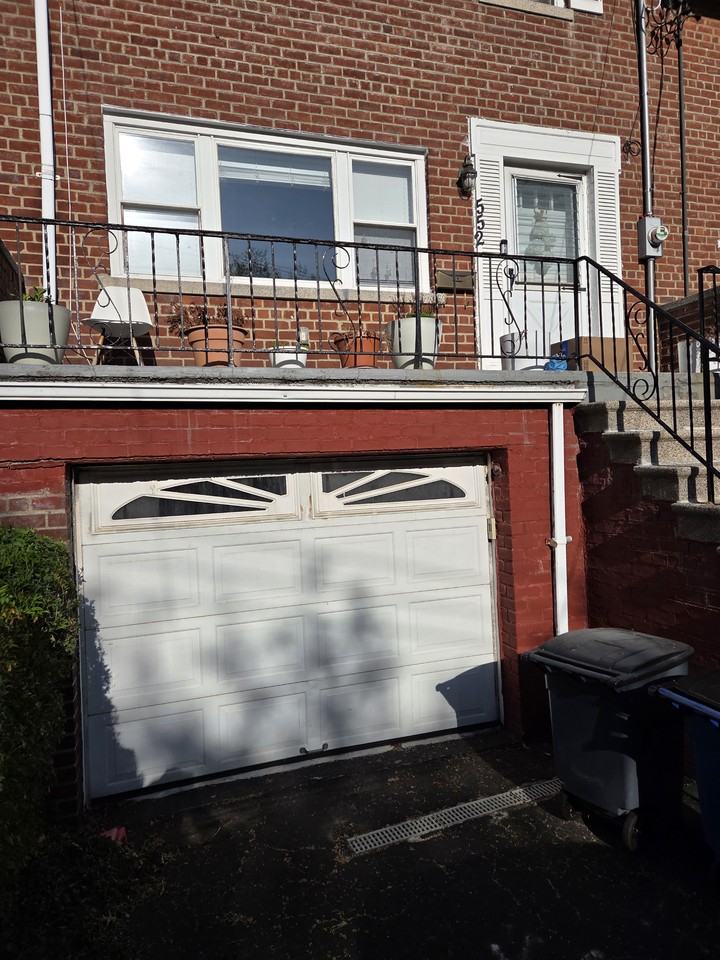 552 Manor Ridge Rd - Photo 2 of 40