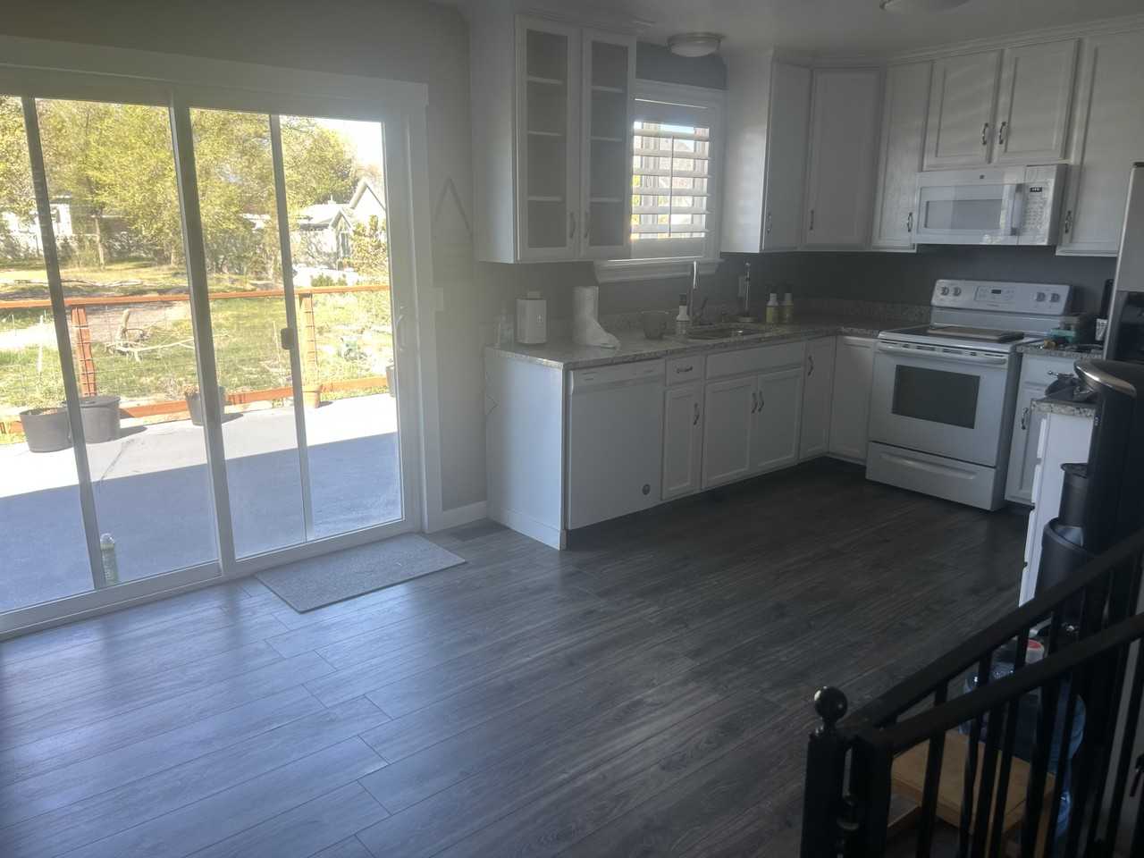 11892 S Redwood Rd #NA - Photo 2 of 7