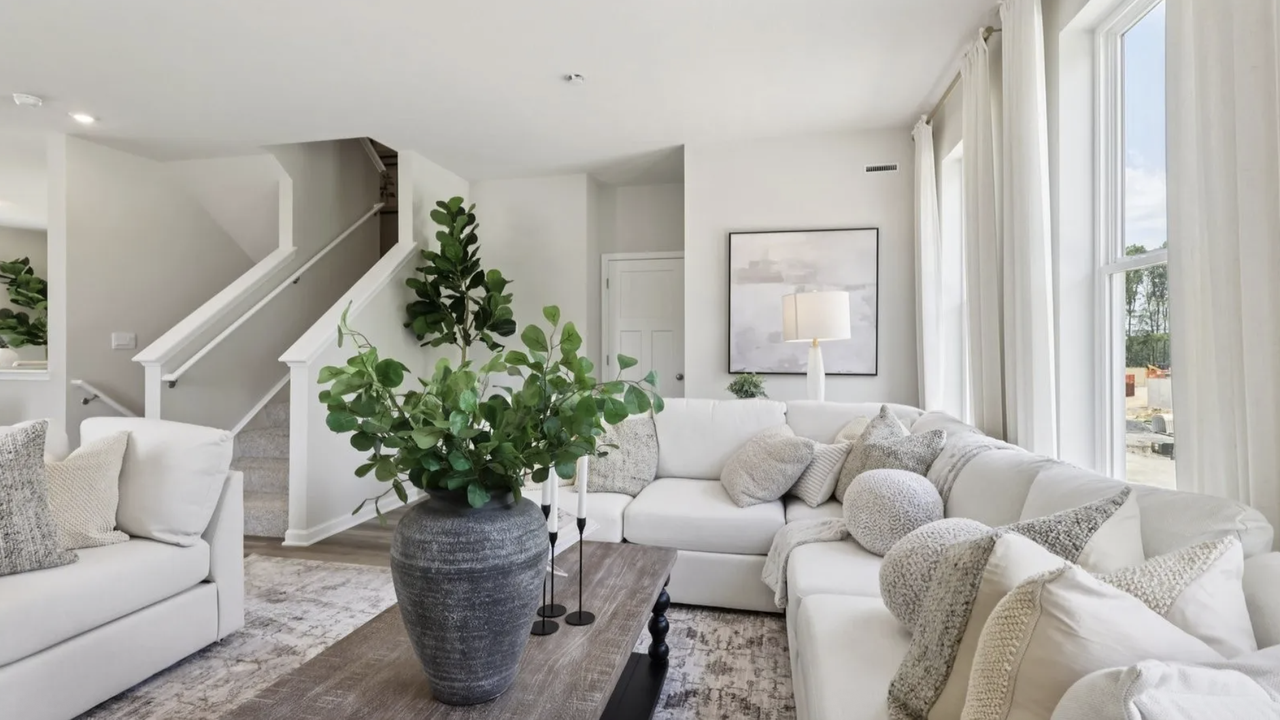 703 Hardman Drive - Photo 5 of 16