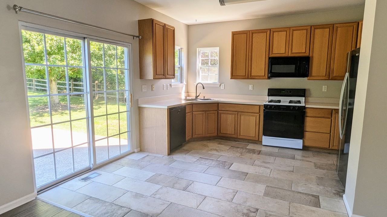 148 Lakeside Dr #NA - Photo 3 of 22