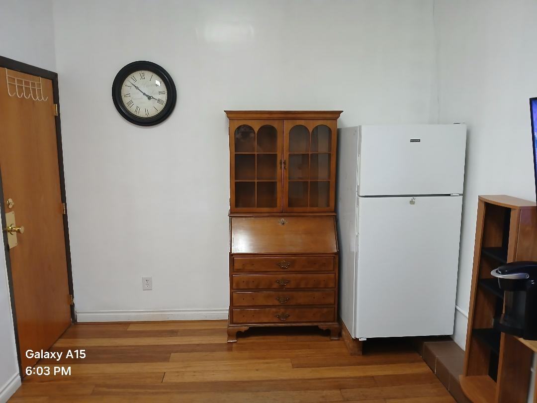 2301 Colby Ave #B2 - Photo 2 of 3