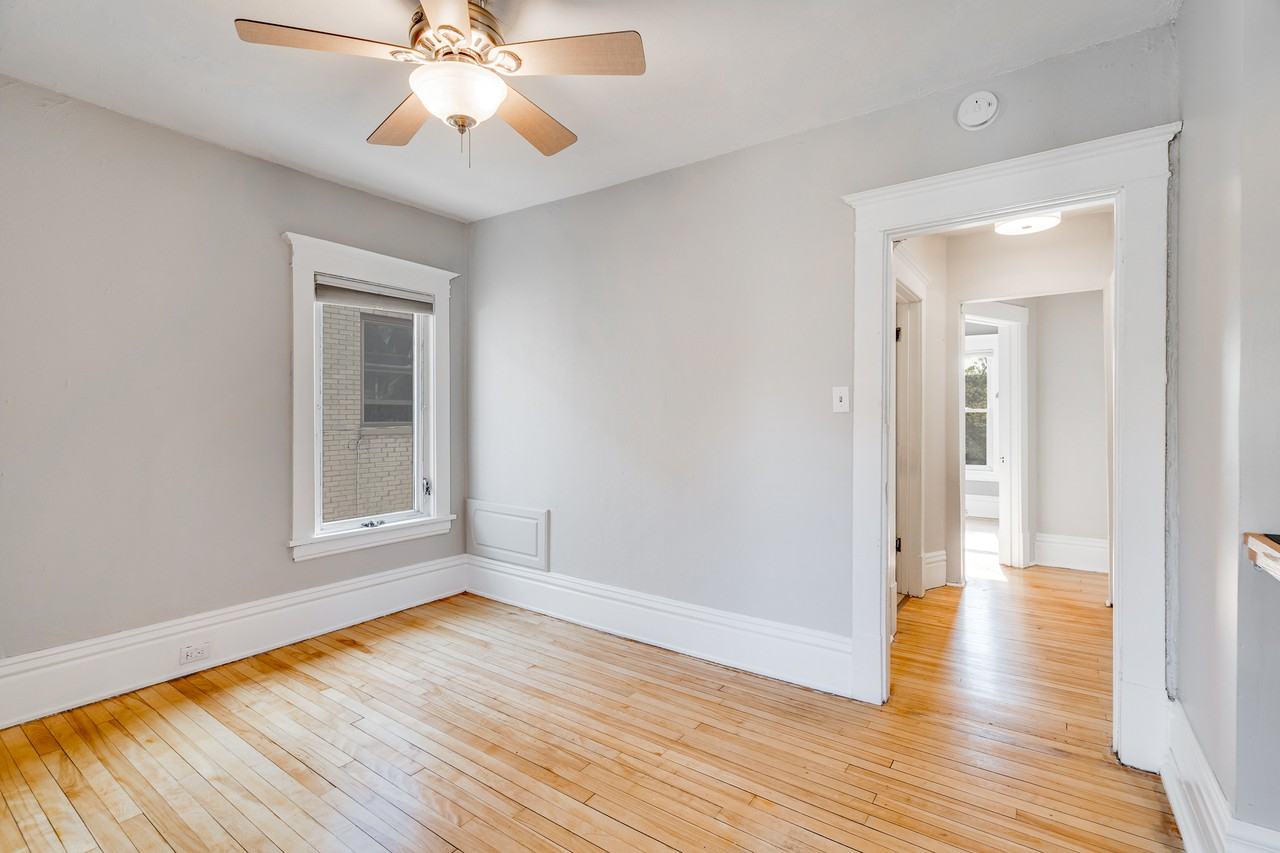 2305 Garfield Ave #201 - Photo 5 of 25