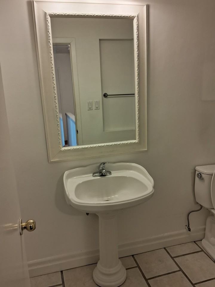 1421 Dundas Street West - Photo 17