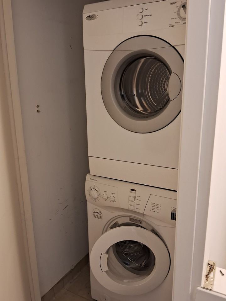 1421 Dundas Street West - Photo 15