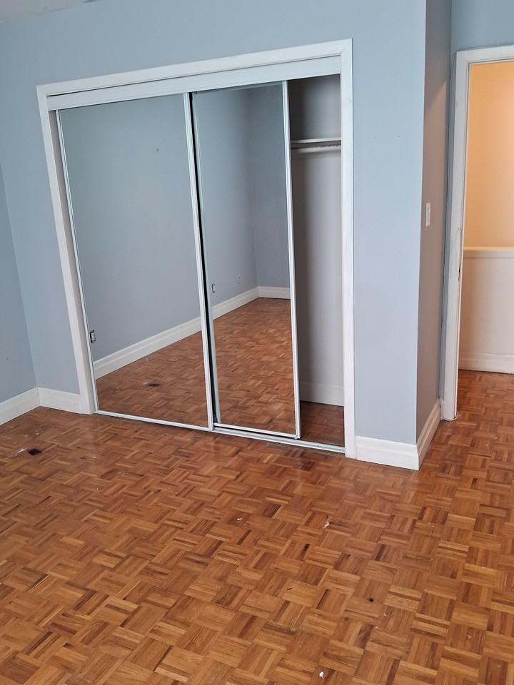 1421 Dundas Street West - Photo 23