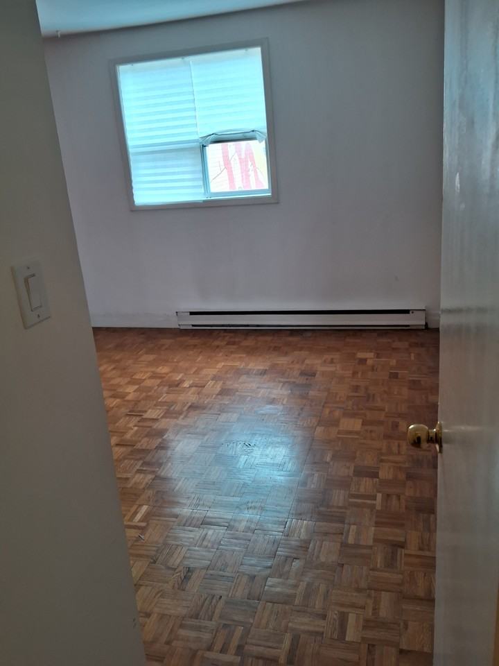 1421 Dundas Street West - Photo 20