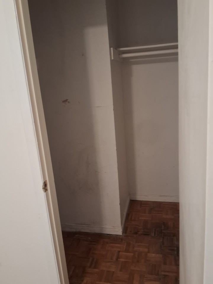 1421 Dundas Street West - Photo 14