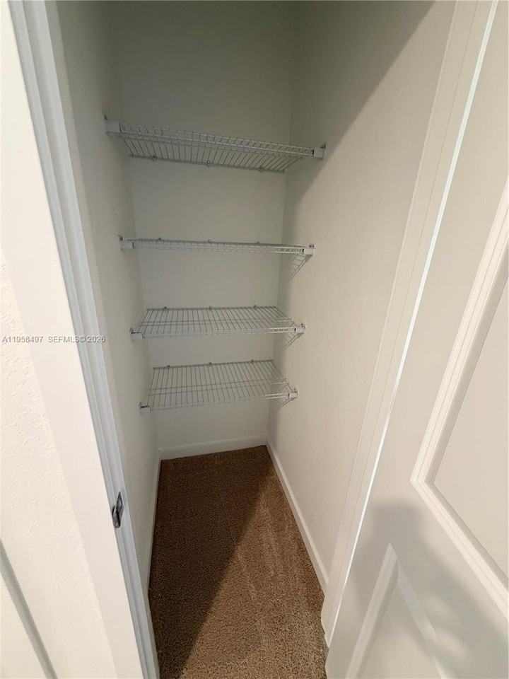 323 Northeast 16th Street - Photo 3 of 22