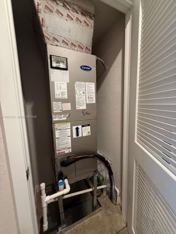1037 Northwest 5th Street #1037 - Photo 5 of 13