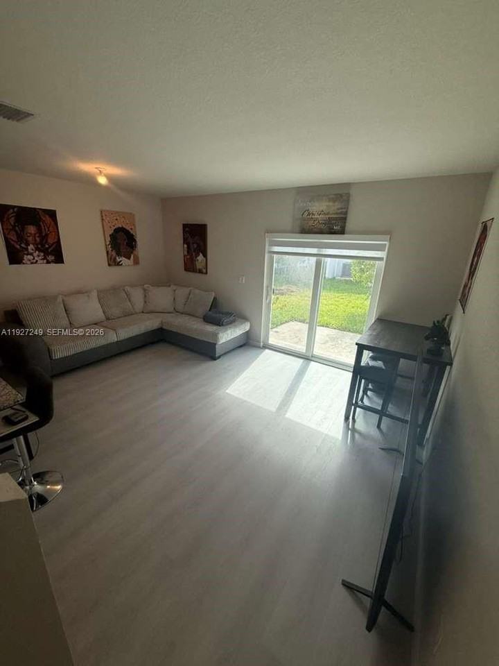 1037 Northwest 5th Street #1037 - Photo 6 of 13