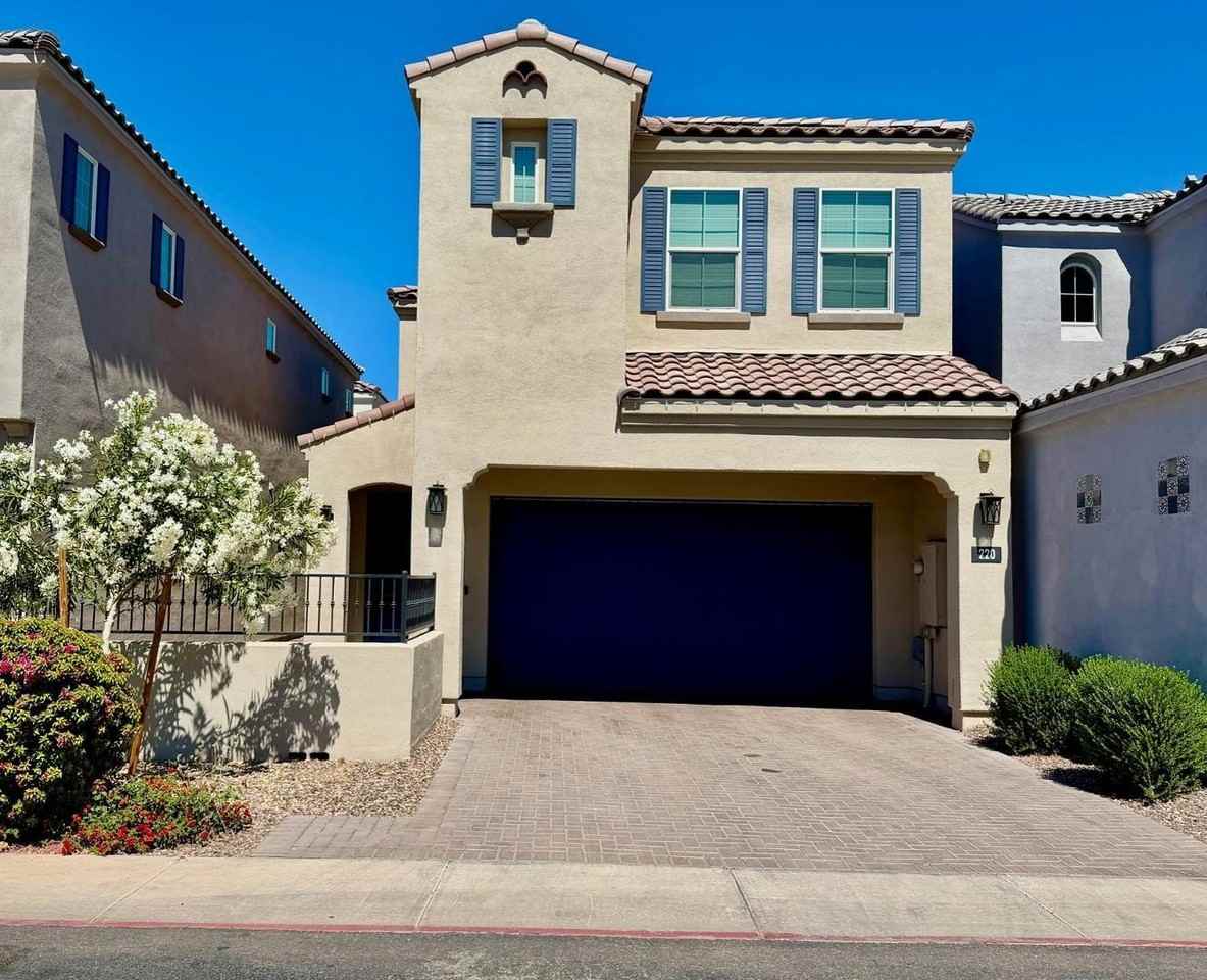 220 E Markwood Dr