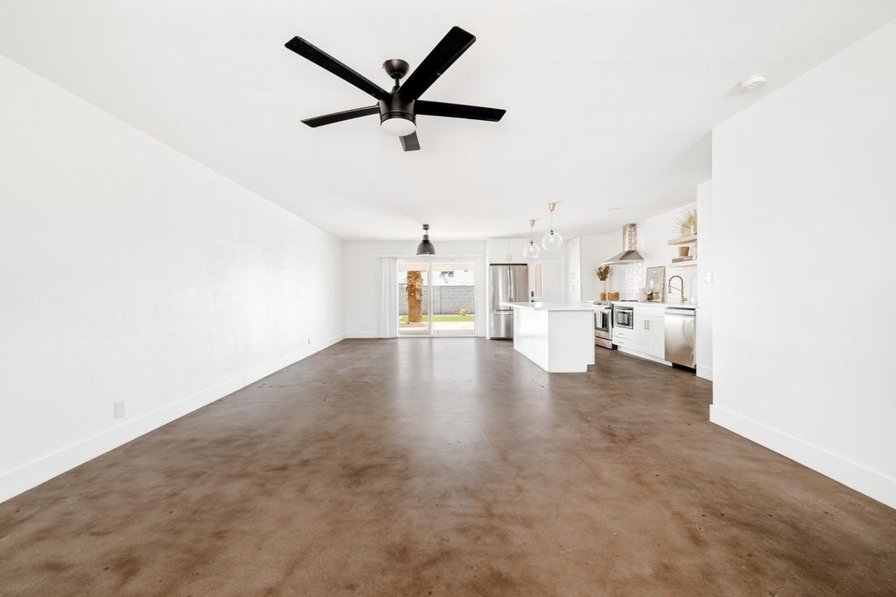 1303 W 9th St - Photo 5 of 27