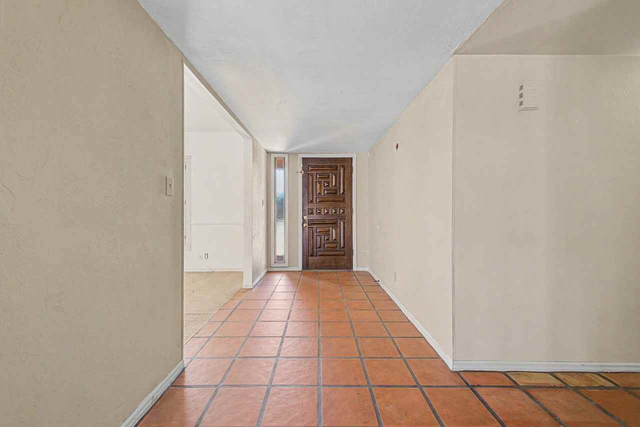 4840 E Fanfol Dr - Photo 2 of 48