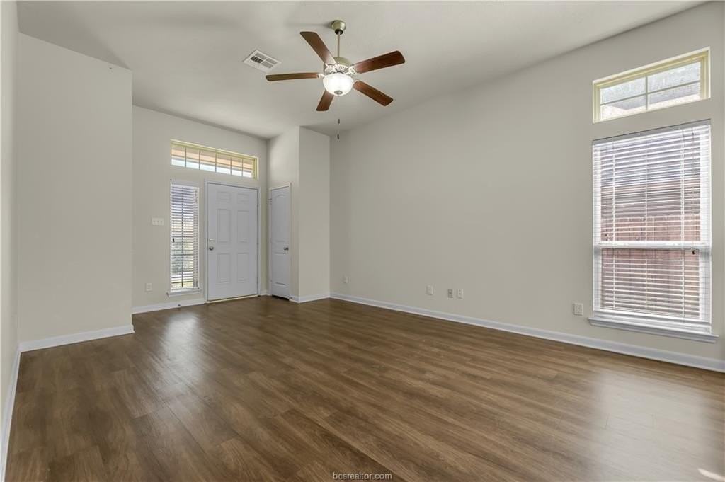 240 Fieldstone Pl - Photo 7 of 19