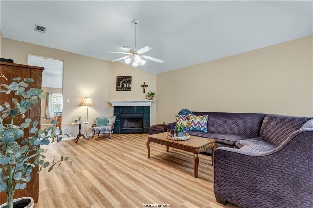 807 Azalea Ct - Photo 2 of 23