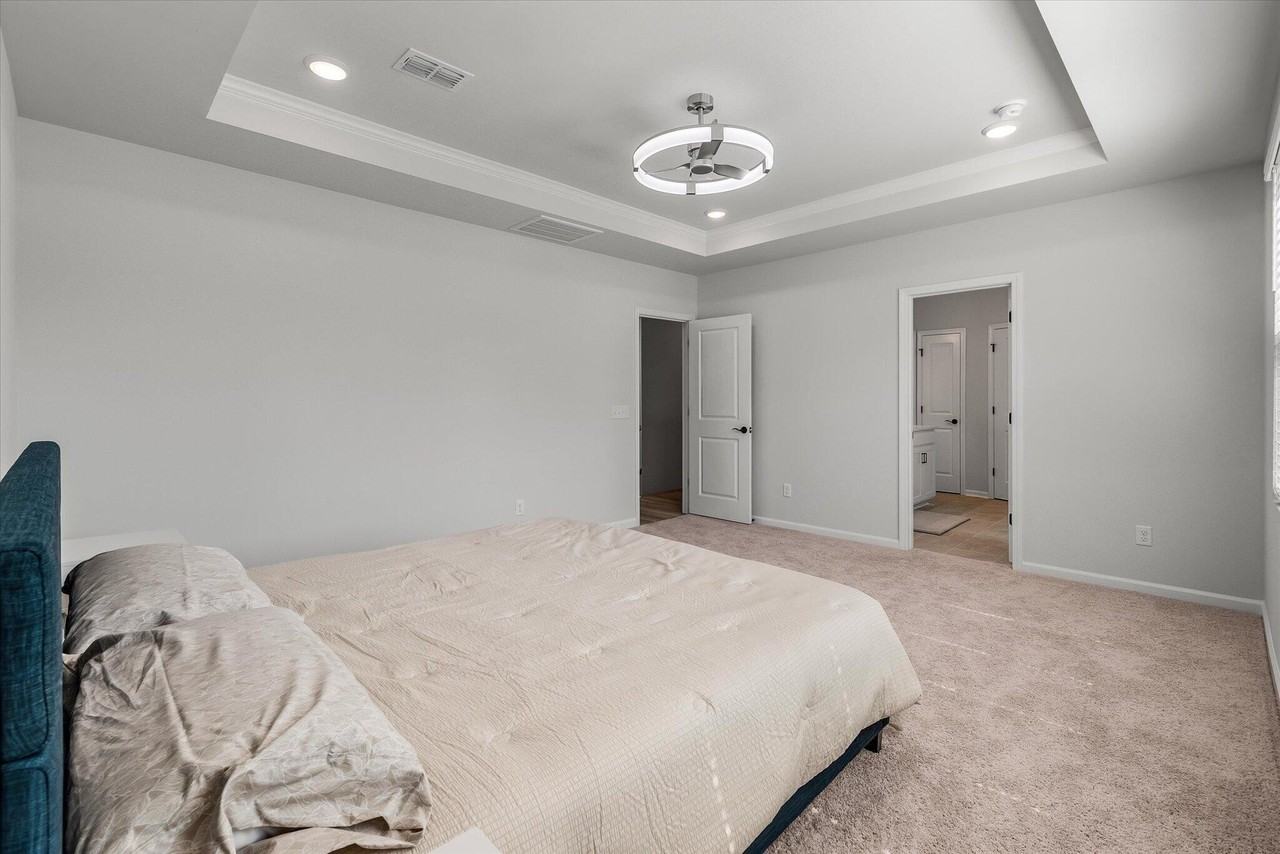 1740 Grovehurst Dr - Photo 7 of 38