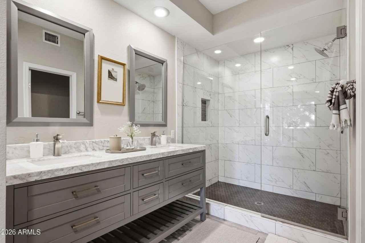 11515 N 91st St - Photo 6 of 37