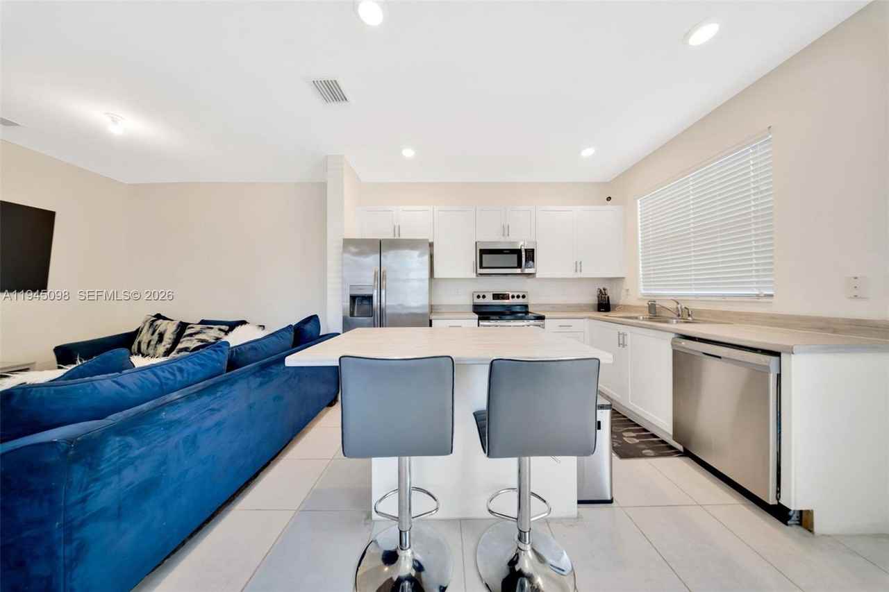 2699 Southeast 19th Street #2699 - Photo 3 of 31
