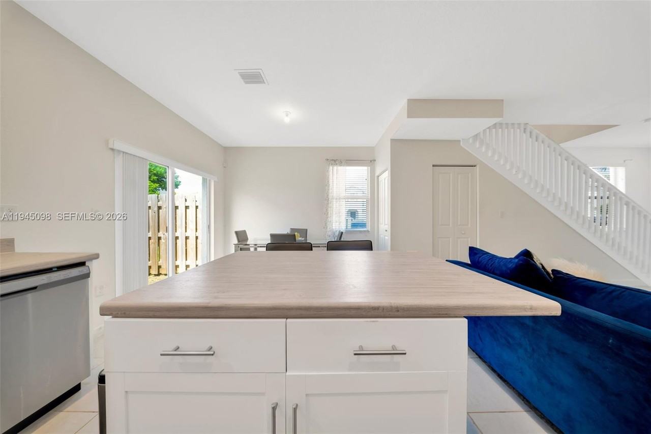 2699 Southeast 19th Street #2699 - Photo 6 of 31