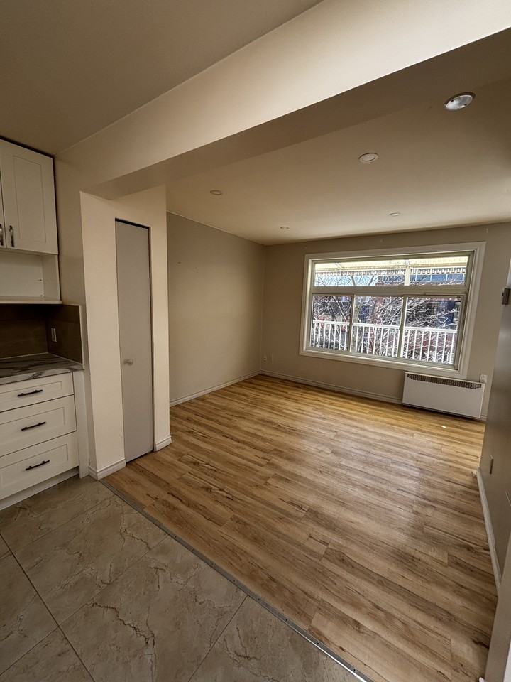 379 Rue de l'Église - Photo 3 of 10