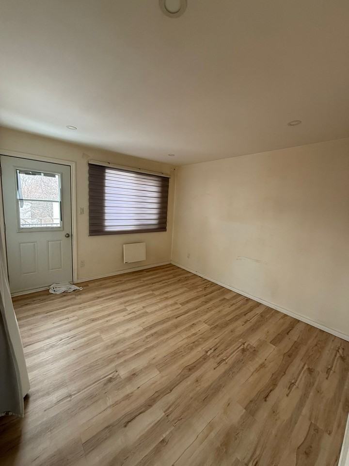 379 Rue de l'Église - Photo 4 of 10