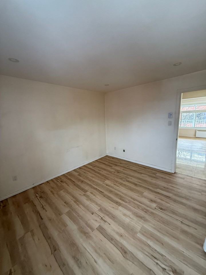 379 Rue de l'Église - Photo 5 of 10