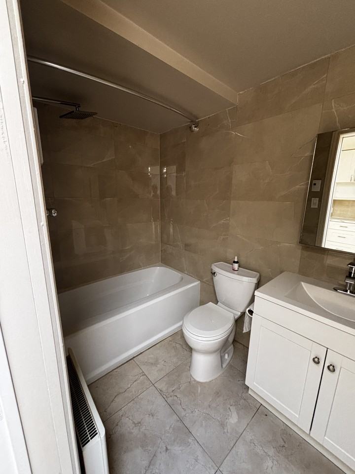 379 Rue de l'Église - Photo 7 of 10