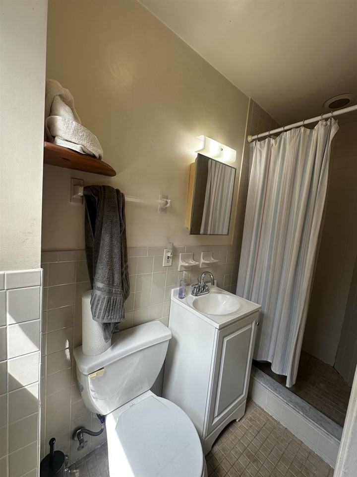 267 8th St #3 - Photo 4 of 11