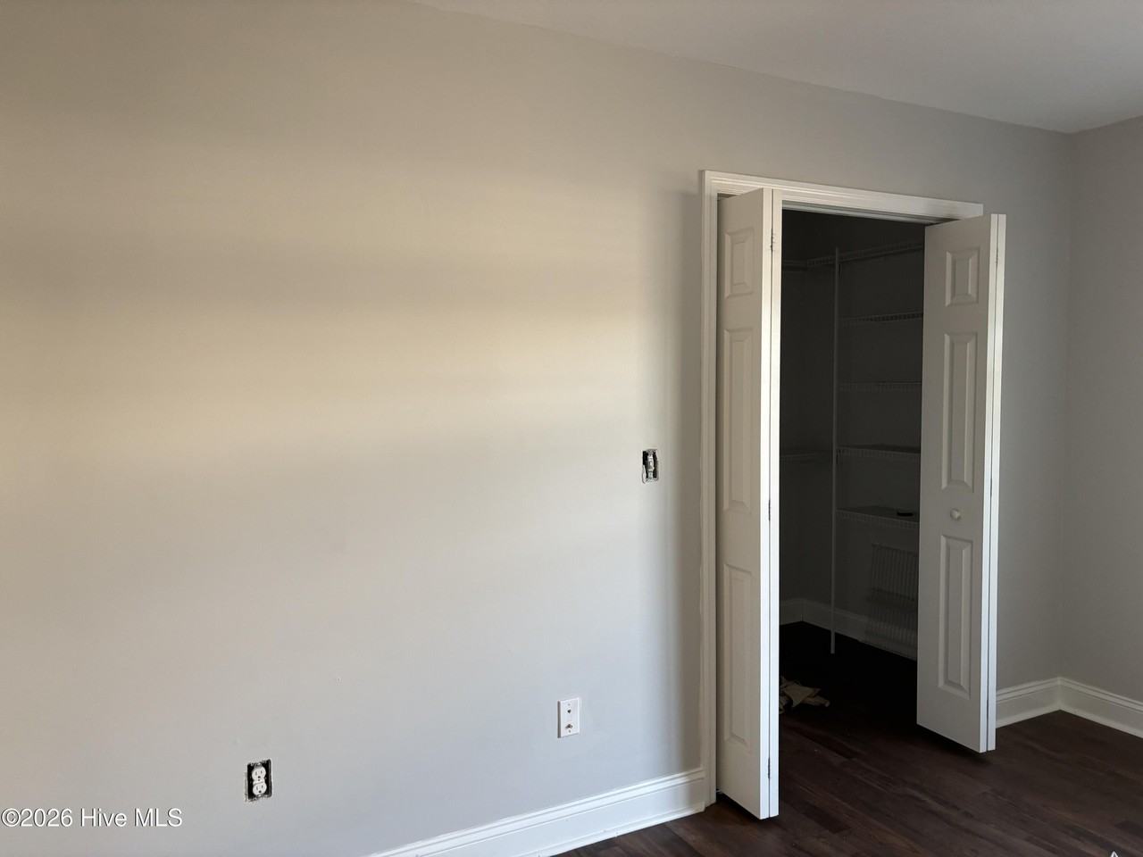 114 Westwood Ct - Photo 3 of 12