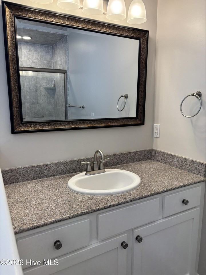 114 Westwood Ct - Photo 4 of 12