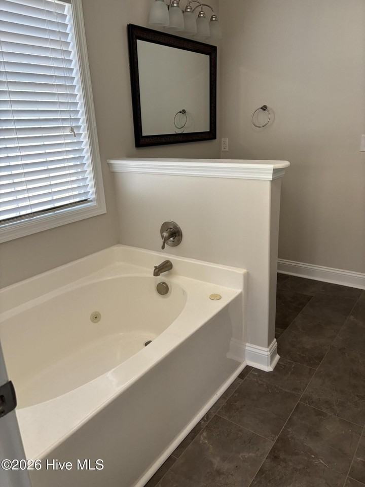 114 Westwood Ct - Photo 6 of 12