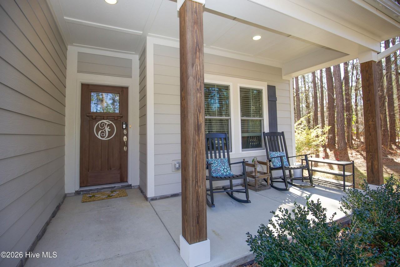 643 Lilac Ln - Photo 3 of 50