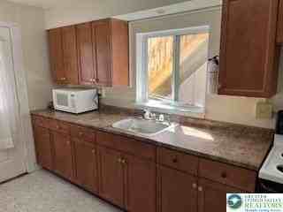216 Cattell St #B - Photo 3 of 14