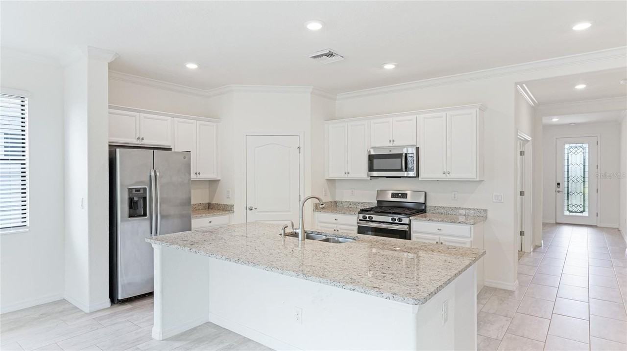 17311 Blue Ridge Pl - Photo 6 of 48