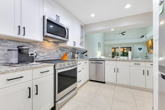 8035 Bayside View Dr - Photo 7 of 14