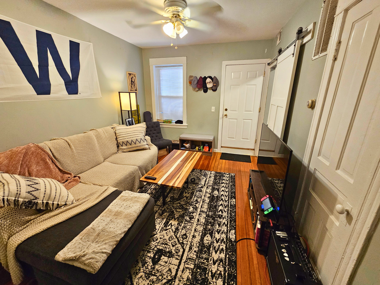 2240 W Palmer St #2R - Photo 3 of 8