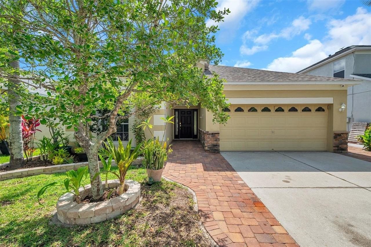 1915 Fruitridge St - Photo 2 of 42