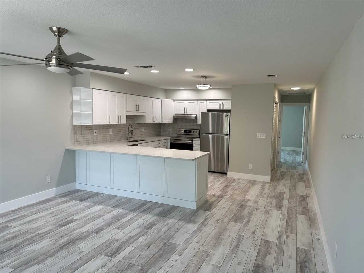 440 50th Ave N - Photo 5 of 31