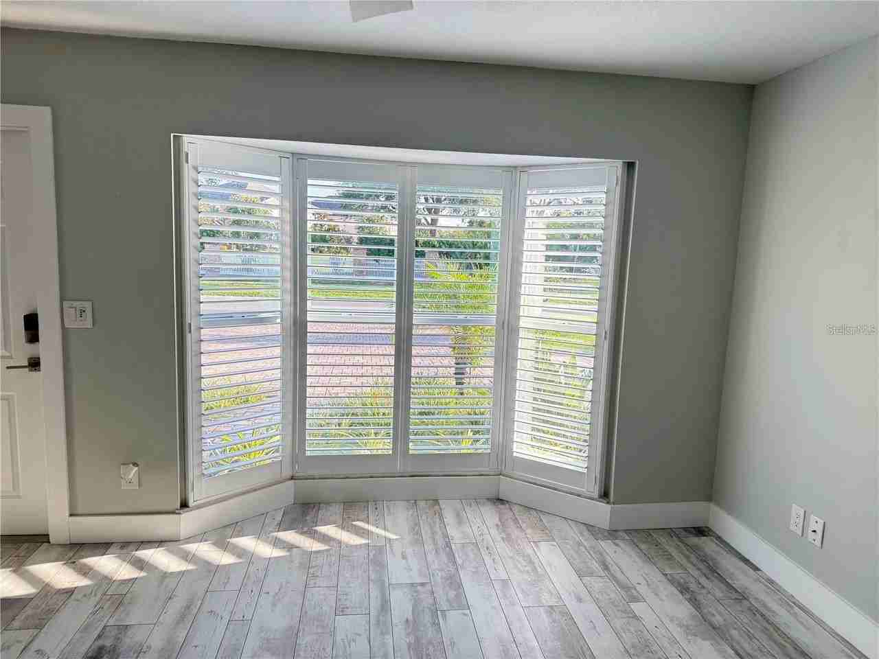 440 50th Ave N - Photo 7 of 31