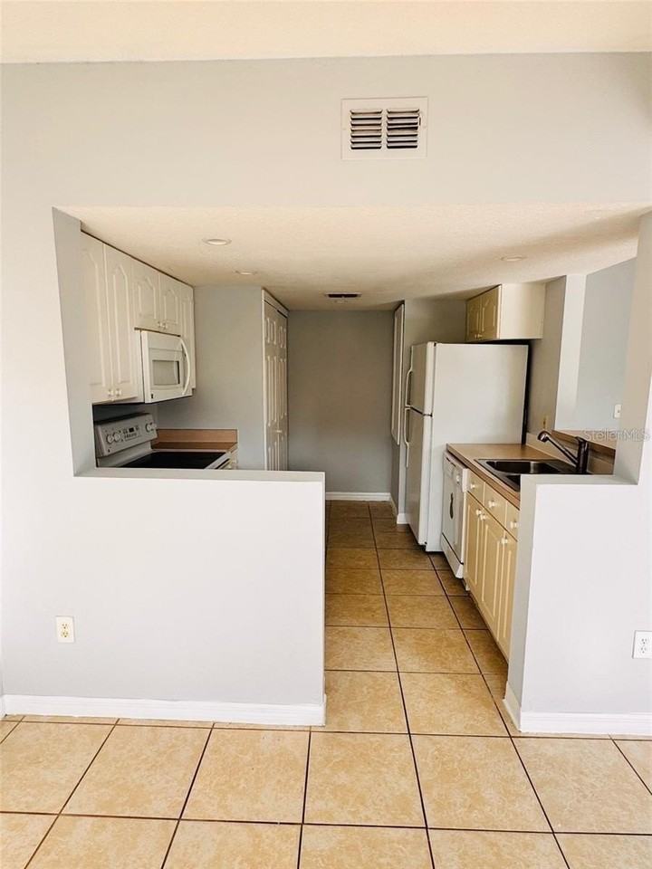 722 Washington Palm Loop - Photo 7 of 24