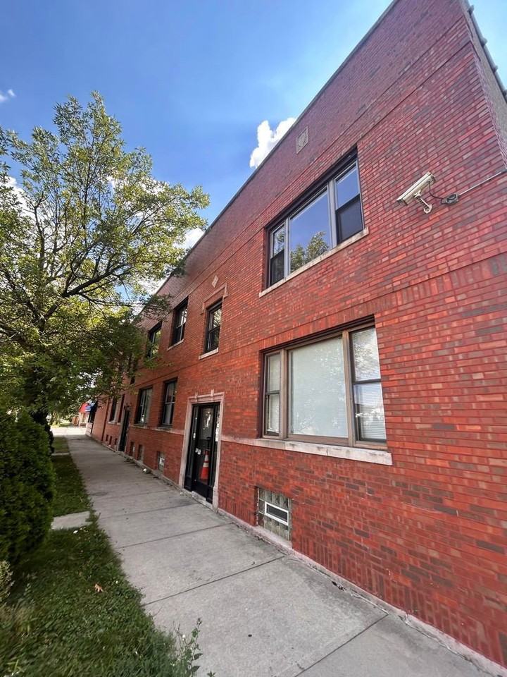 4811 W Warwick Ave #2E