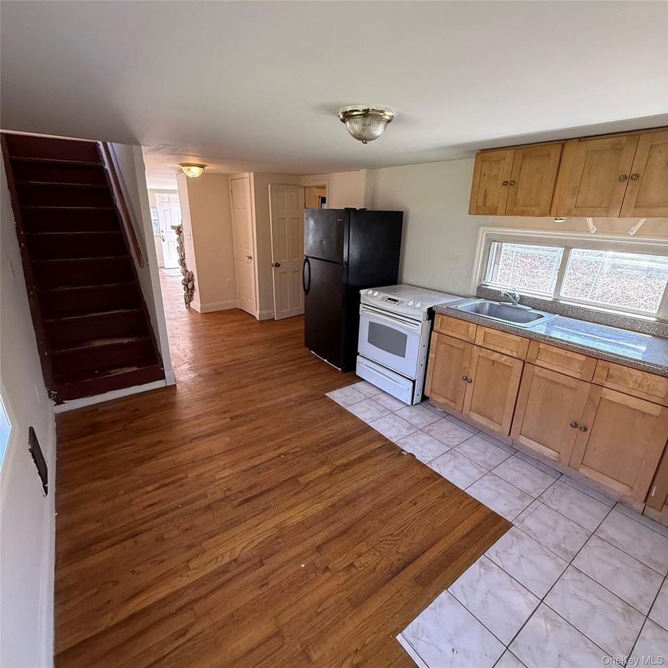 31 Firwood Rd S - Photo 5 of 11