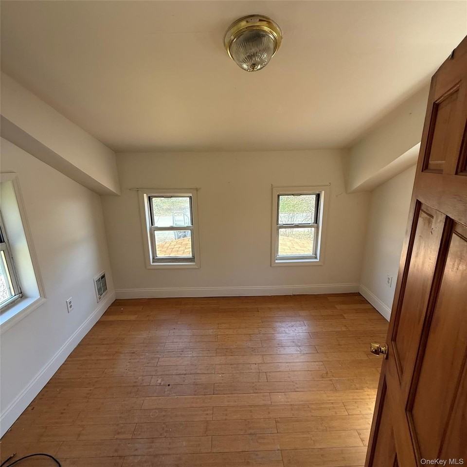 31 Firwood Rd S - Photo 7 of 11